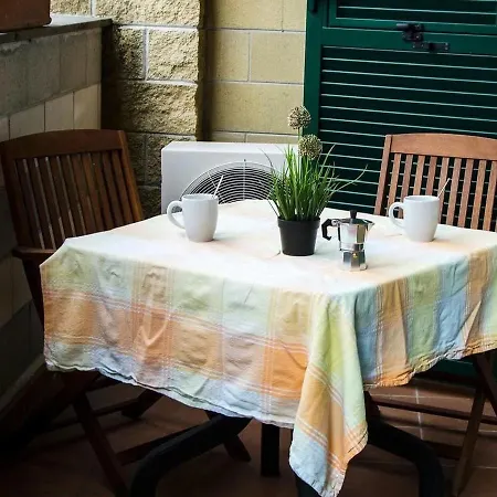 Charming In Near Beach Apartment *